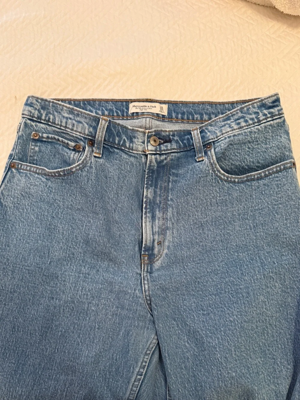 Abercrombie & Fitch Straight Leg Blue Jeans - Picture 2 of 3